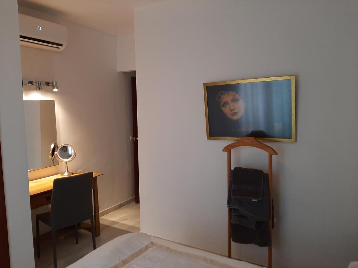 Apartment In Perfect Position Historic Centre Малага Екстериор снимка