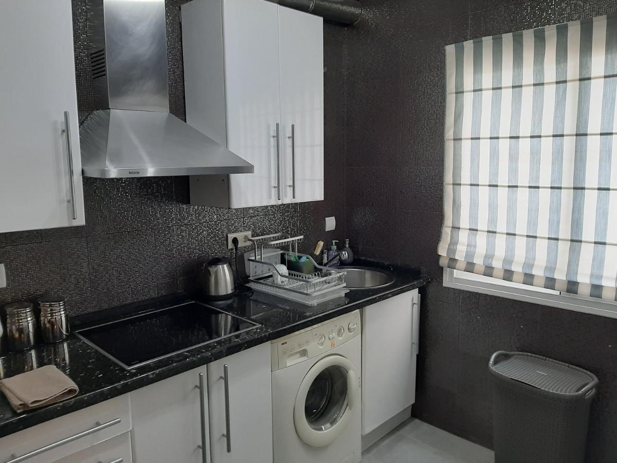 Apartment In Perfect Position Historic Centre Малага Екстериор снимка